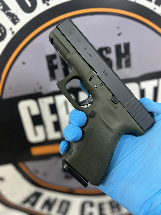 GLOCK 19 GREEN/BLACK